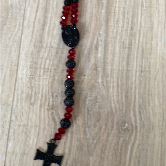 Eunice Jesus  cross rosary Shambala crystals red - Picture 5 of 5